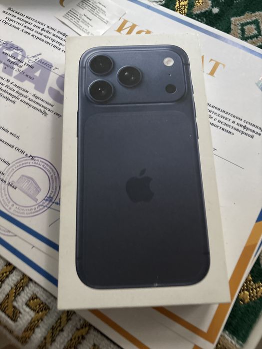 Продаю Iphone 17pro бу
