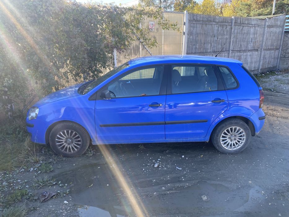 VOLKSWAGEN Polo