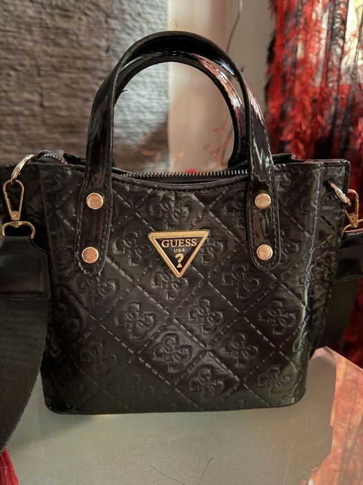 Дамска чанта Guess