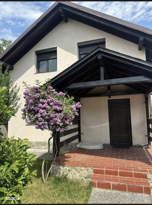 De vanzare Vila din caramida, suprafata teren 1700mp
