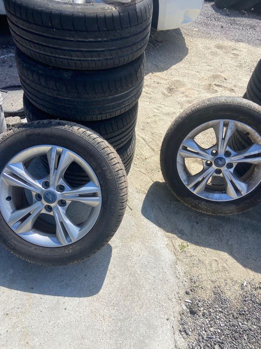 Гуми с джанти Ford 215/55R16