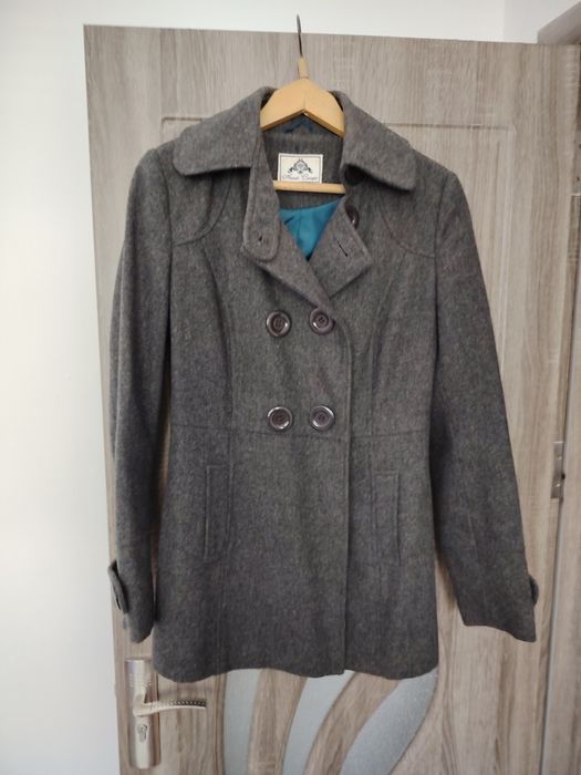 Вълнено късо палто