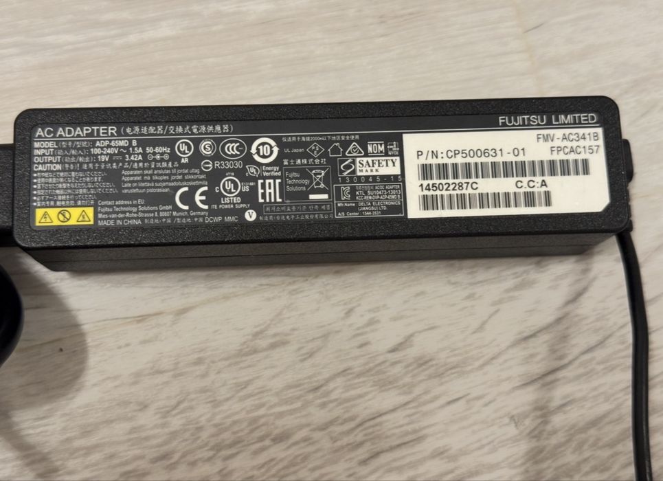 Laptop Fujitsu U749 – i7-8665U / 16GB RAM / SSD 512GB