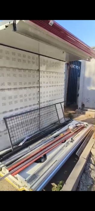 Пристенный холодильник