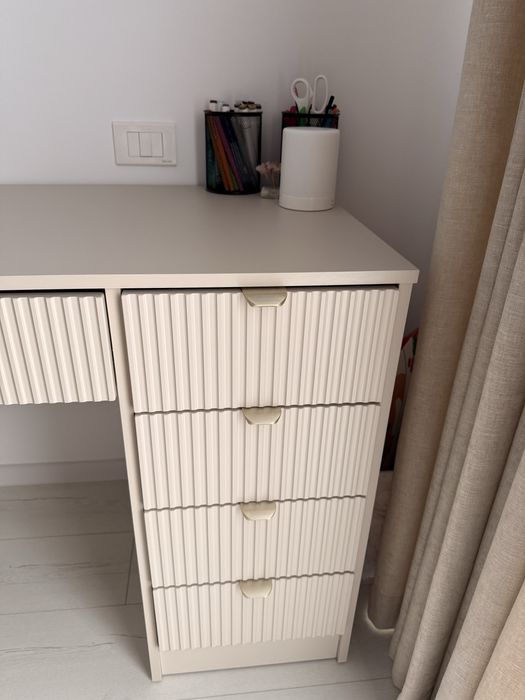 Birou bej cu auriu ,nou mdf