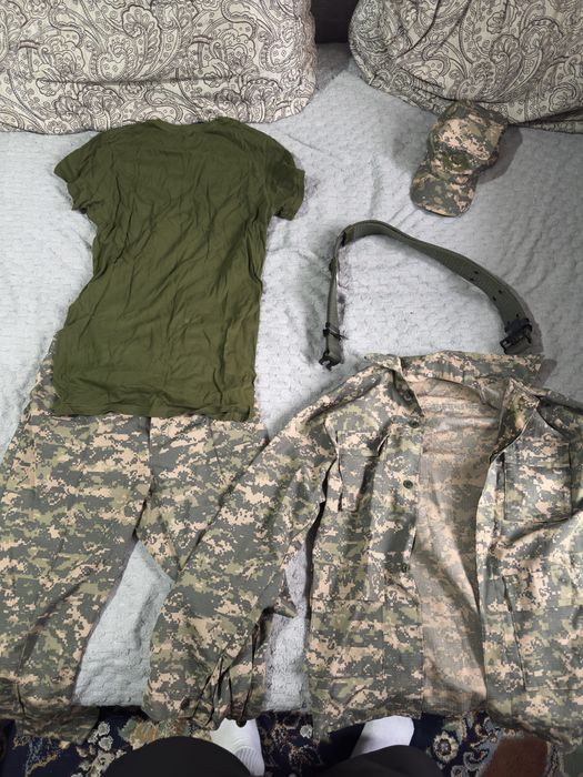 Продам военную форму в отличном состояние