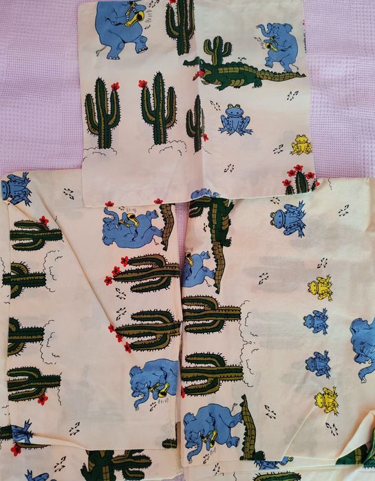 Бебешки спални комплекти, кърпи, завивки, лигавници  Обща цена 50 лв