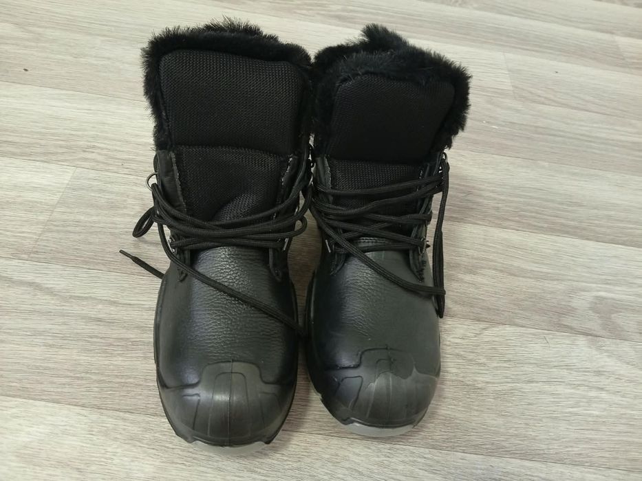 Продам рабочие ботинки новые