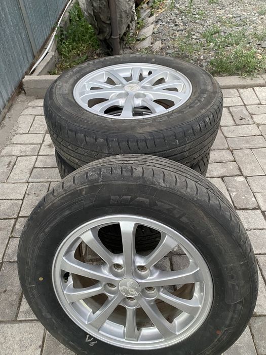 Комплект резины с дисками на Мицубиси