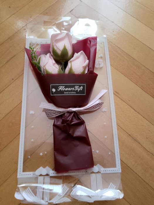 Букет от изкуствени рози