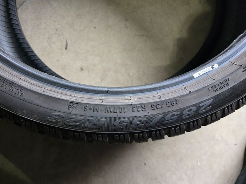 285/35/23 PIRELLI 4бр