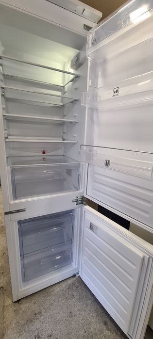 Комбиниран хладилник за вграждане  Whirlpool ART 6500/A+