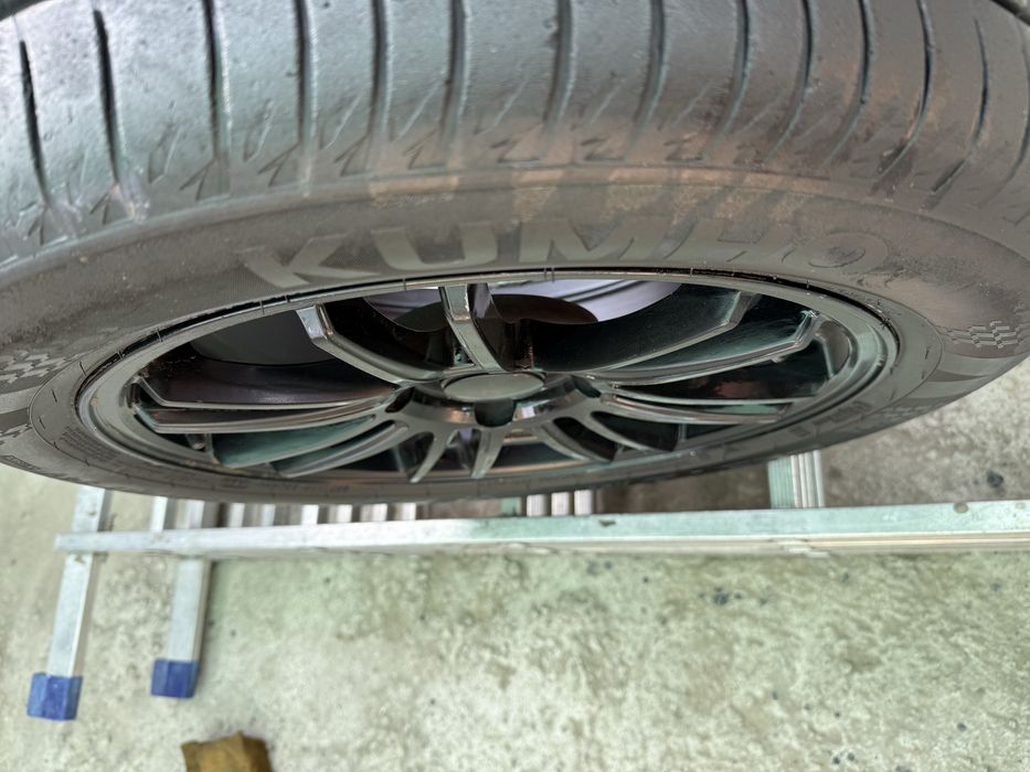 Обмен или Подам диски р17 с резиной215-55