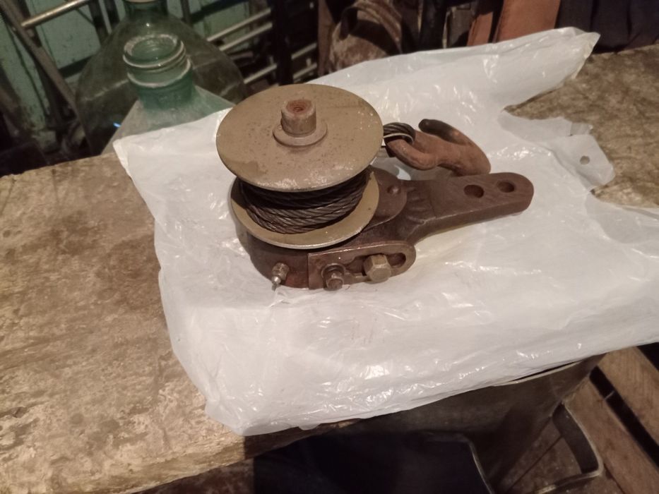 Продаётся ЛЕБЁДКА.