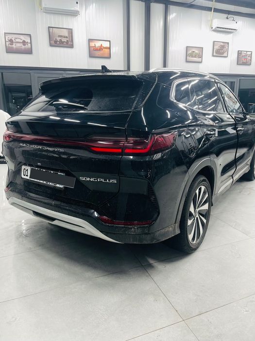 BYD Song Plus Champion gibrid 150 km full pozitsya avtomobil sotiladi