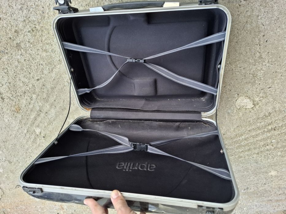 Cutii laterale sidecases pentru Aprilia Pegaso 650