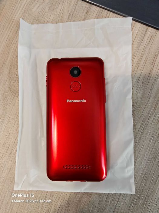 Telefon mobil seniori Panasonic KX-TU155EXRN cu stand incarcare, Rosu
