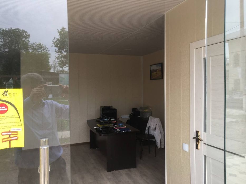 СРОЧНО продается здание в центре г. Янгиюля Ташкентской области