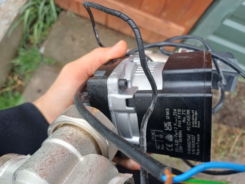 Grup amestec si pompare , pentru incalzire in pardoseala, pompa electronica Grundfos