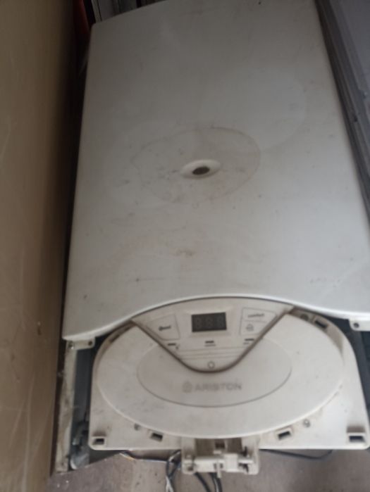 Продам котел аристон