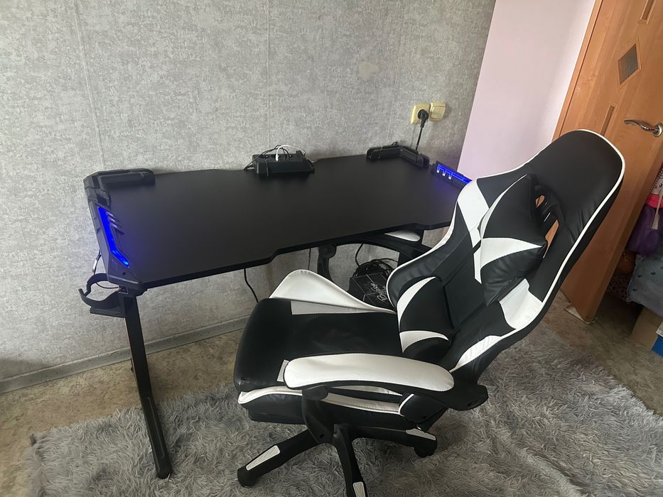 Стол с подсветкой игровой