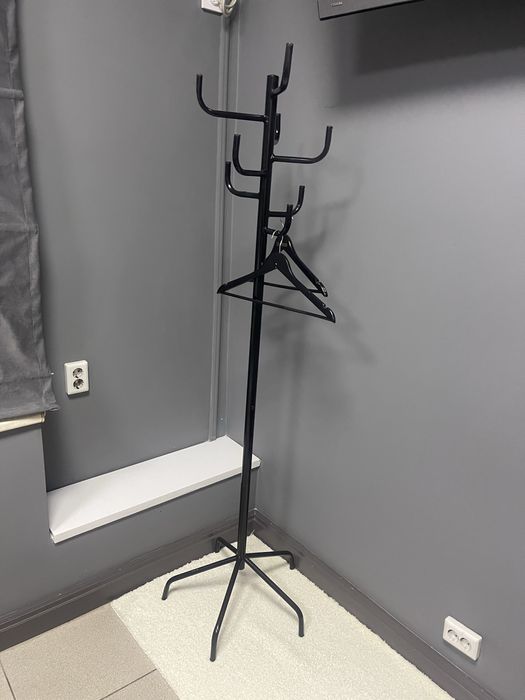 Продам вешалку напольную