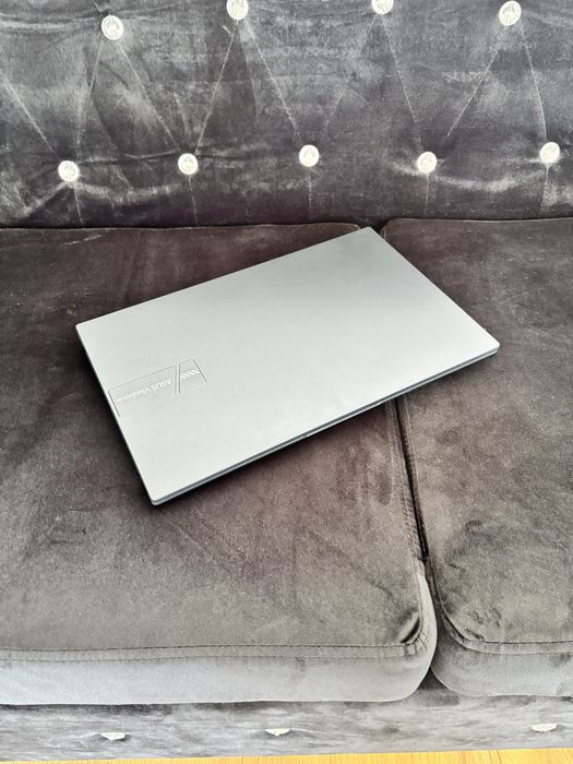 Asus Vivobook 15• i7-13620H• 1Tb SSD• 16gb ram• 45 de cicluri• Garantie• fabricat 6/ 2025• Stare ca nou