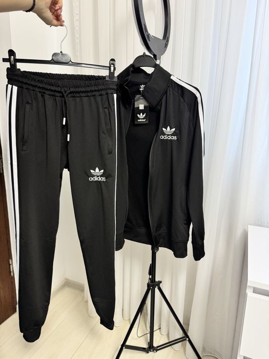 Trening de barbati/unisex  elegant nou cu eticheta