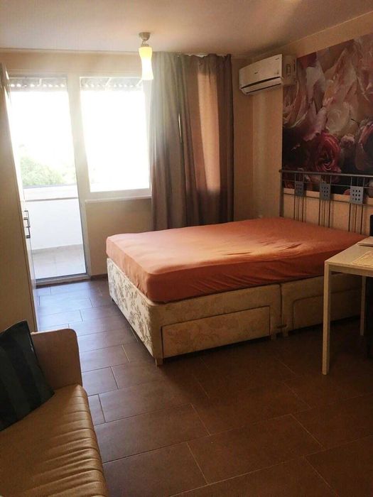 Апартамент, до Общината .