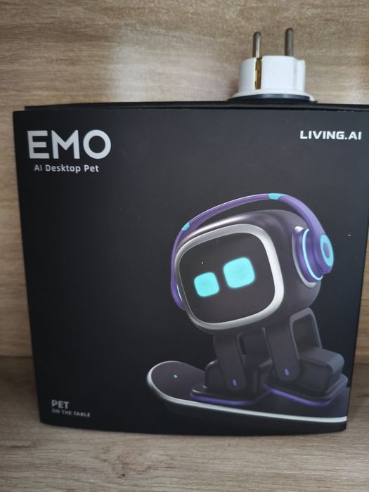 Продам робота помощника Emo