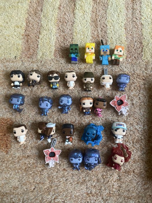 Kinder joy stranger things/minecraft