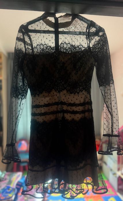 Дантелена черна рокля