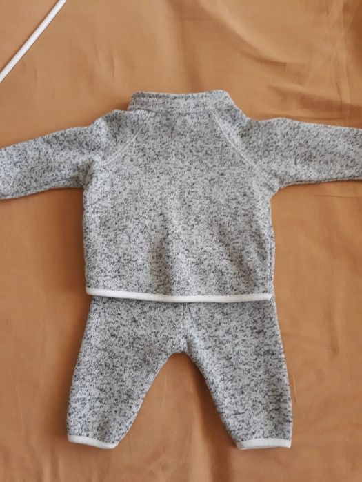 Vând set fleece 2 piese h&m marimea 56