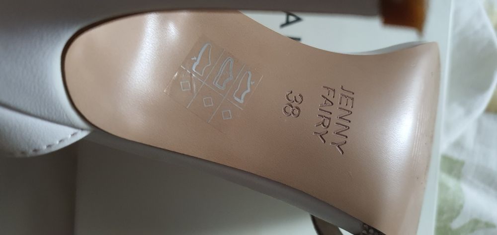 Красиви сандали с ефекти каишки, 38 номер