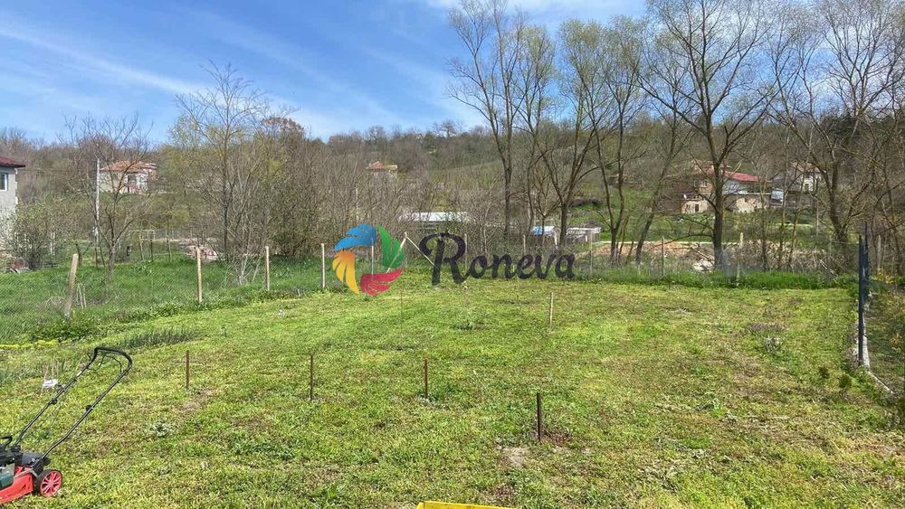 Парцел в Варна, област-с.Садово площ 710 цена 40000