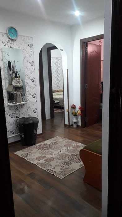 Apartament 3 Camere  Etaj 4  Sau schimb cu 2 camere