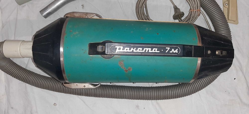 Ретро прахосмукачка "Ракета-7М"
