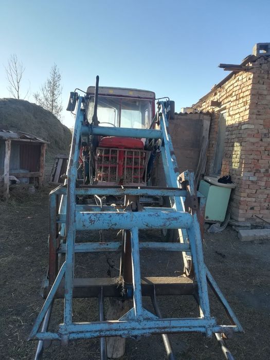 Продам трактор вместе оборудовониями