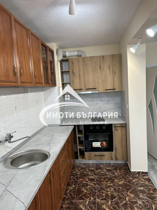 Продава се Тристаен апартамент в Карлово - 82 кв.м за 1690 €/кв.м - Снимка #1