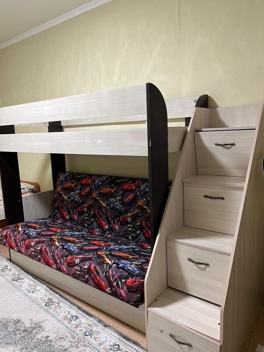 продам двухяростную кровать