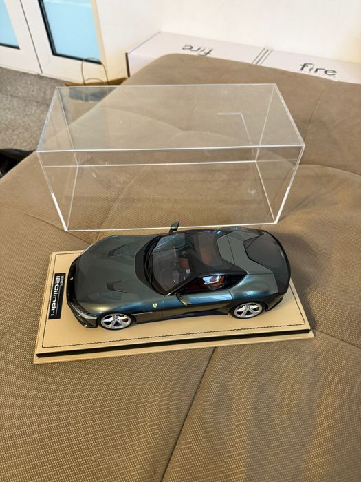 Macheta 1:18 Ferrari 12 cilindri noua