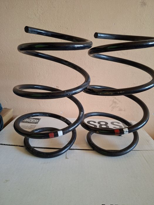 Продавам Предни Мтех пружини за Bmw e46