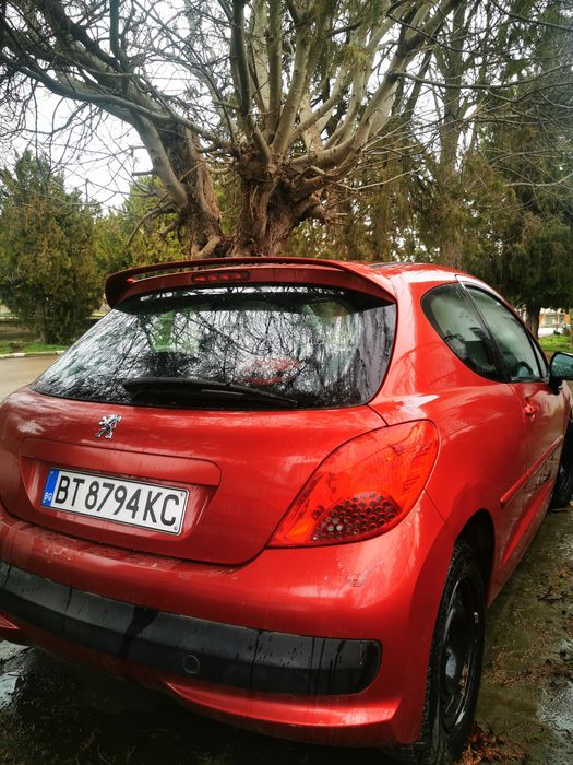 Пежо 207 1.4 бензин