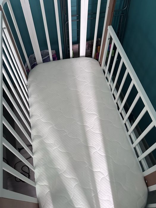 Продам кроватку детскую 125/65