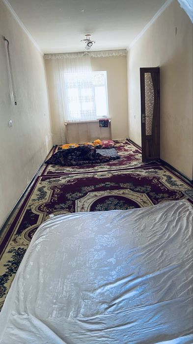 Uchastok sotiladi 11 sotix 5 ta honasi bor