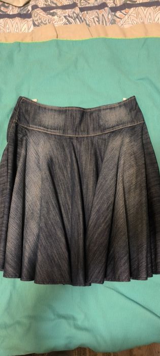 Дънкова пола Benetton, размер М-Л