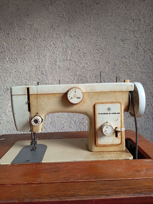 Швейная машинка Чайка
