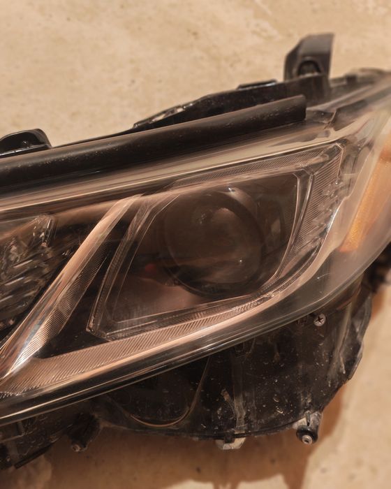 Фара Toyota Camry 70SE американец