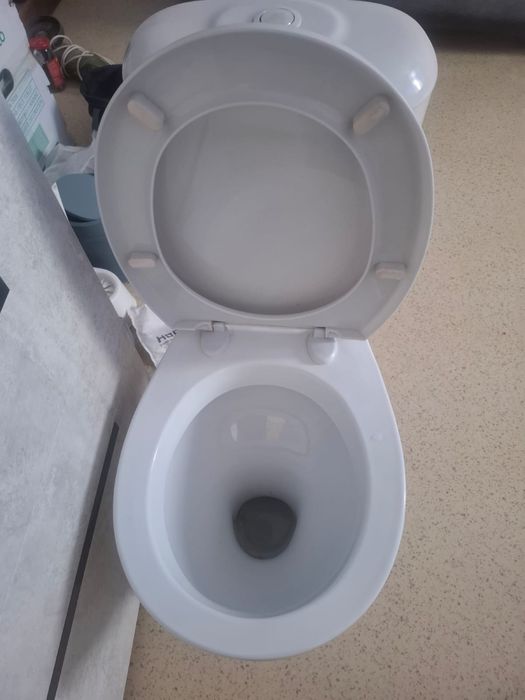 Продам сорочно унитаз раквина