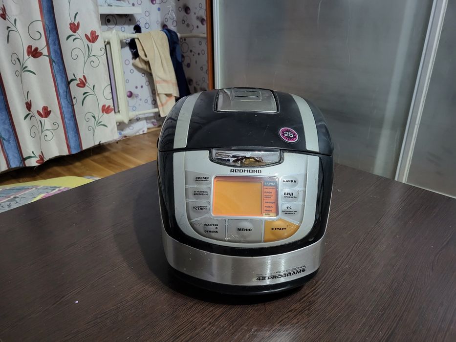 Мультиварка Redmond